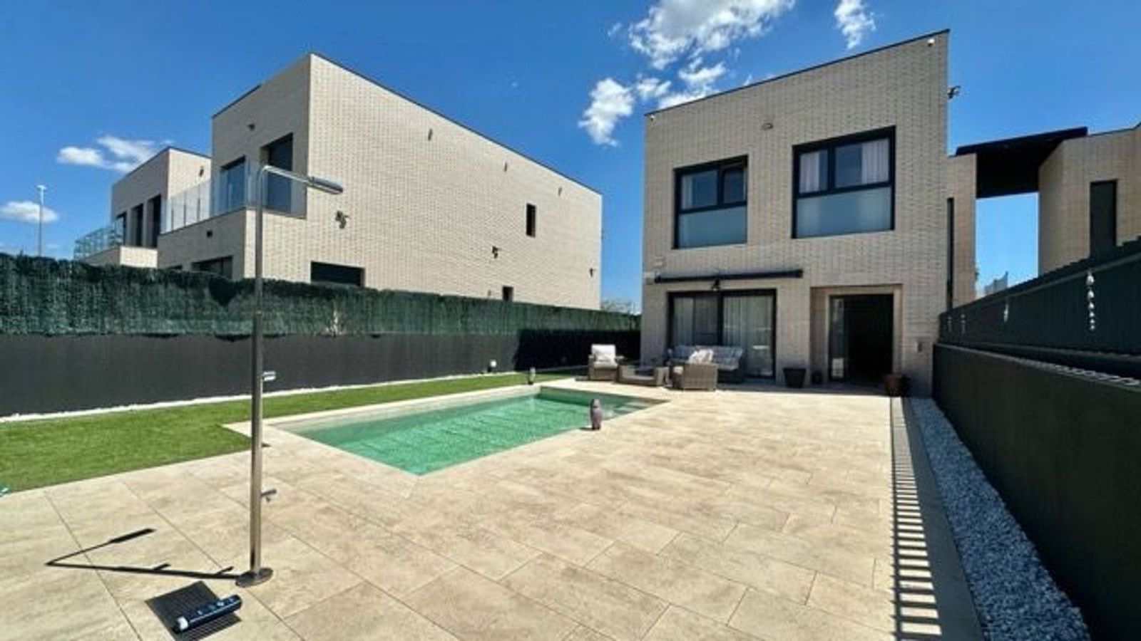 House en Espagne 4 chambres, 325 m2 No. 177838
