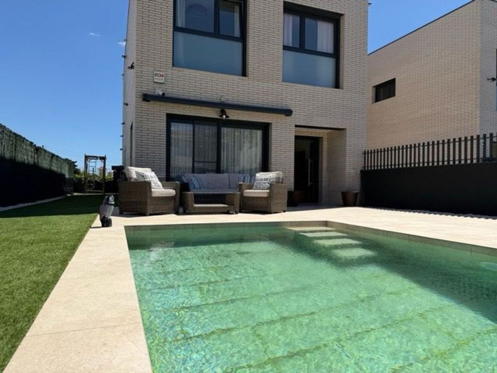 House en Espagne 4 chambres, 325 m2 No. 177838