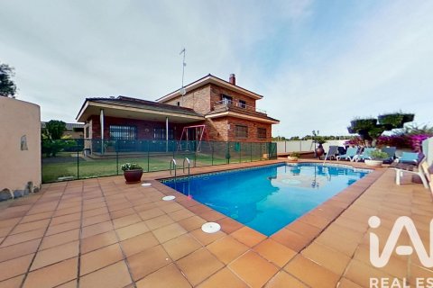 Dzīvoklis El Vendrell, Tarragona, Spānijā 4 istabas, 319 m2 Nr. 152719