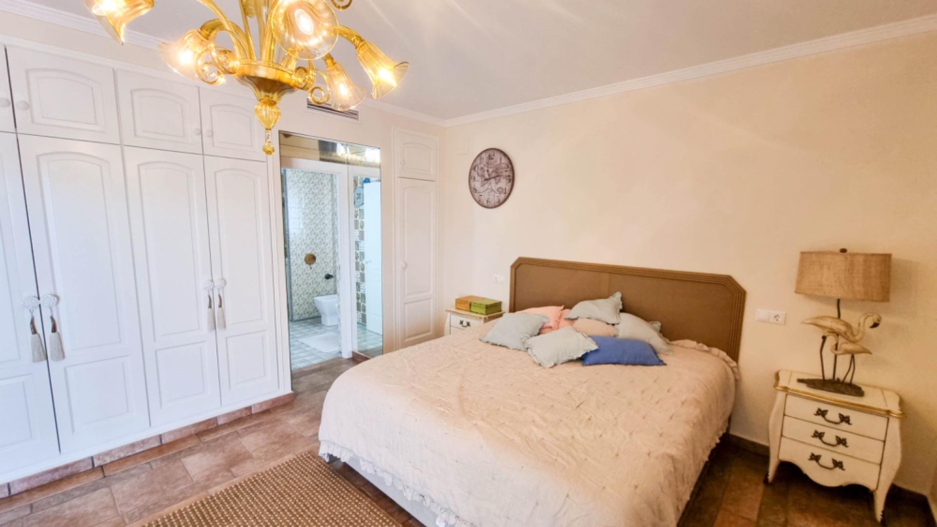 Villa in Moraira, Alicante, Spain 6 bedrooms, 380 sq.m. No. 165291