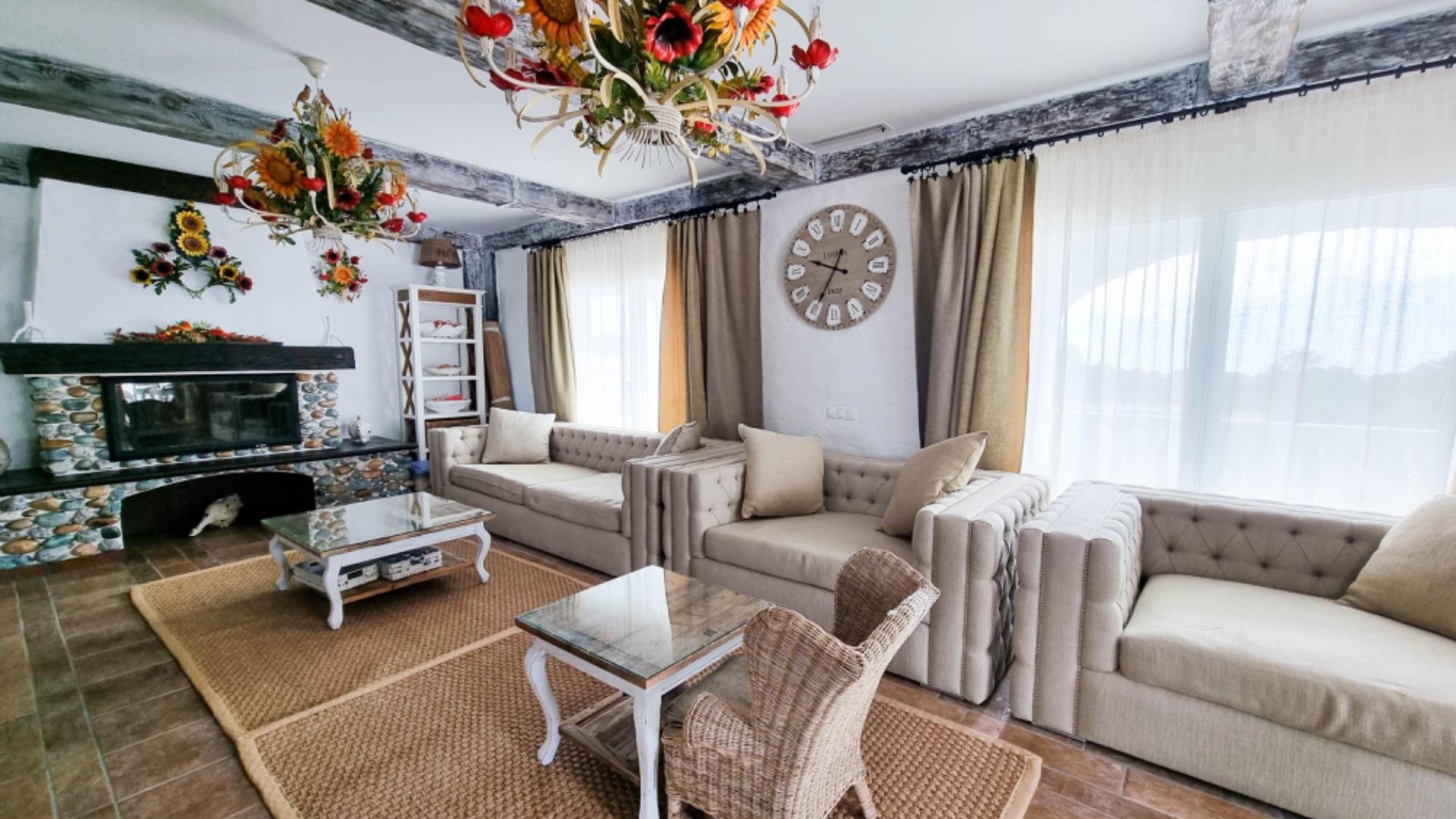 Villa in Moraira, Alicante, Spain 6 bedrooms, 380 sq.m. No. 165291
