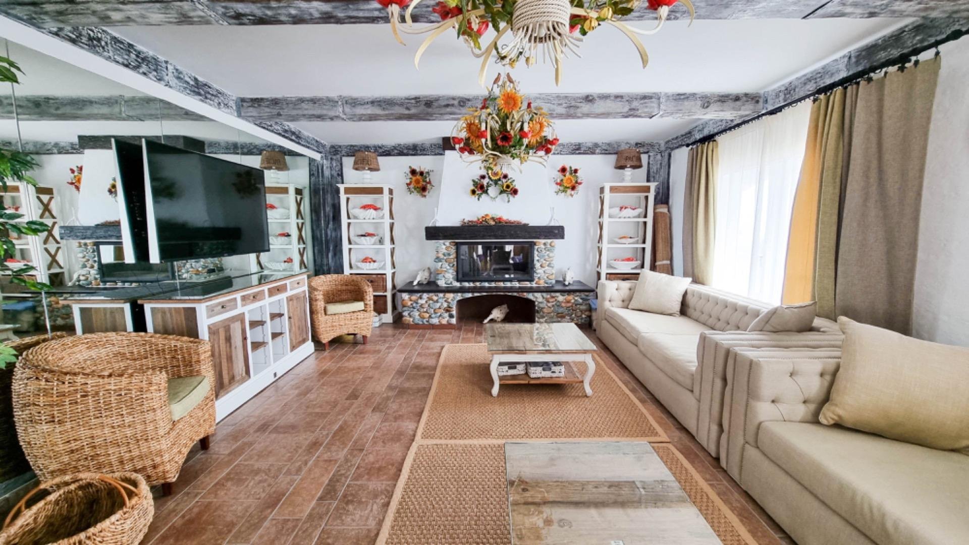 Villa in Moraira, Alicante, Spain 6 bedrooms, 380 sq.m. No. 165291