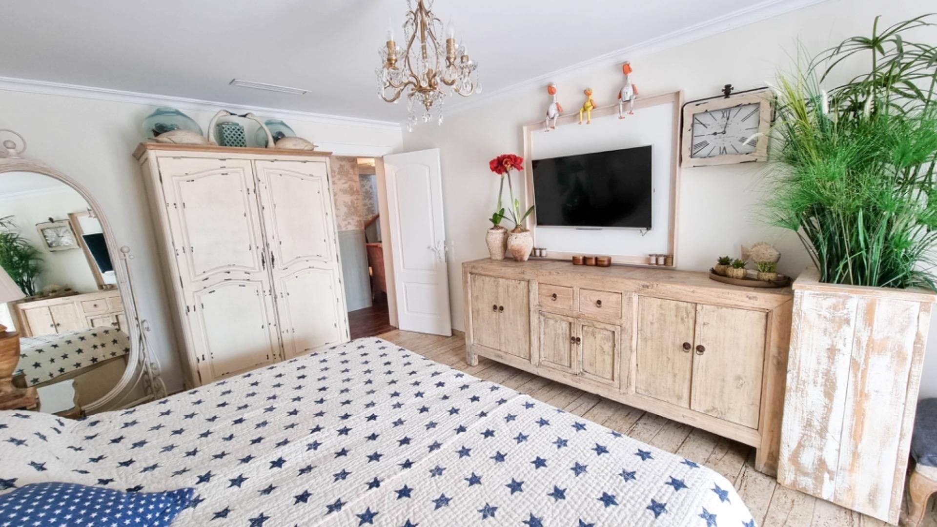 Villa in Moraira, Alicante, Spain 6 bedrooms, 380 sq.m. No. 165291