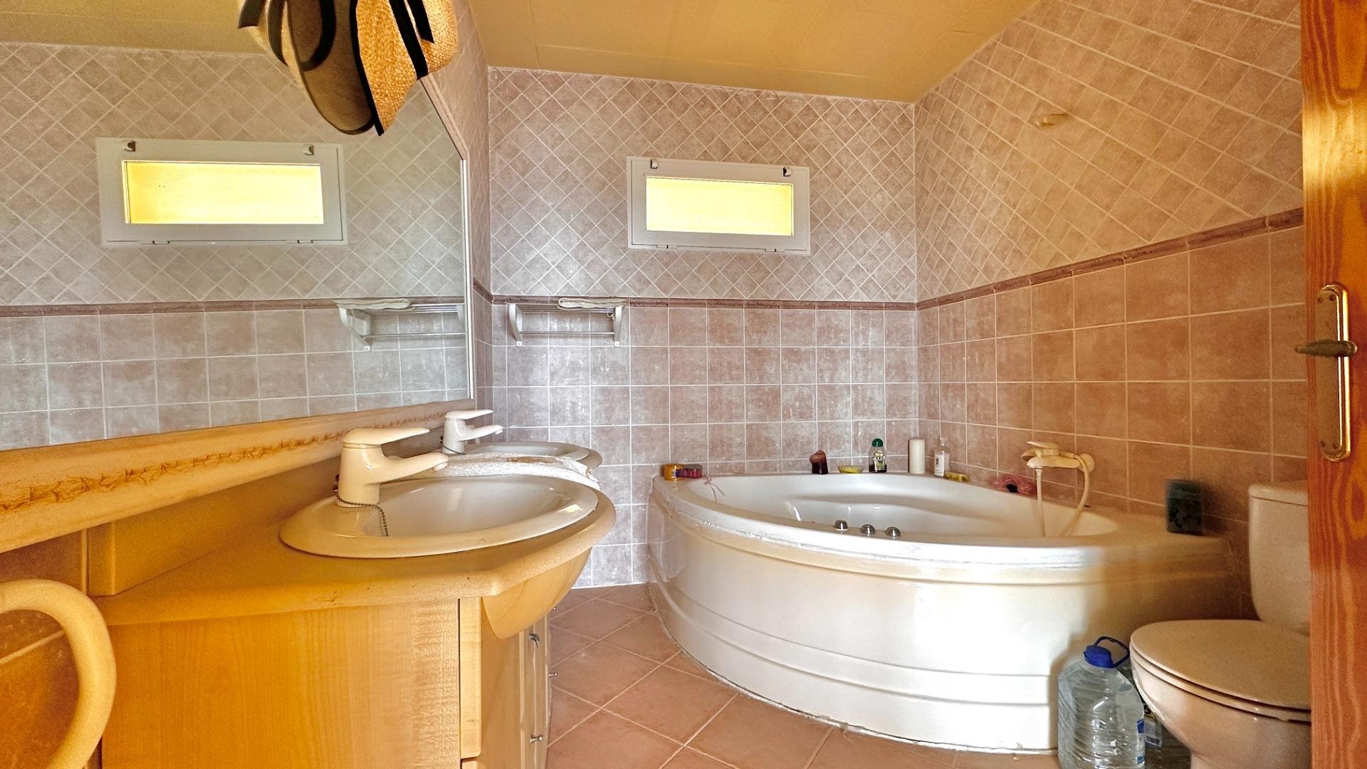 Villa i Zona Altea Hills, Alicante, Spanien 5 sovrum, 452 kvm. Nr. 165286