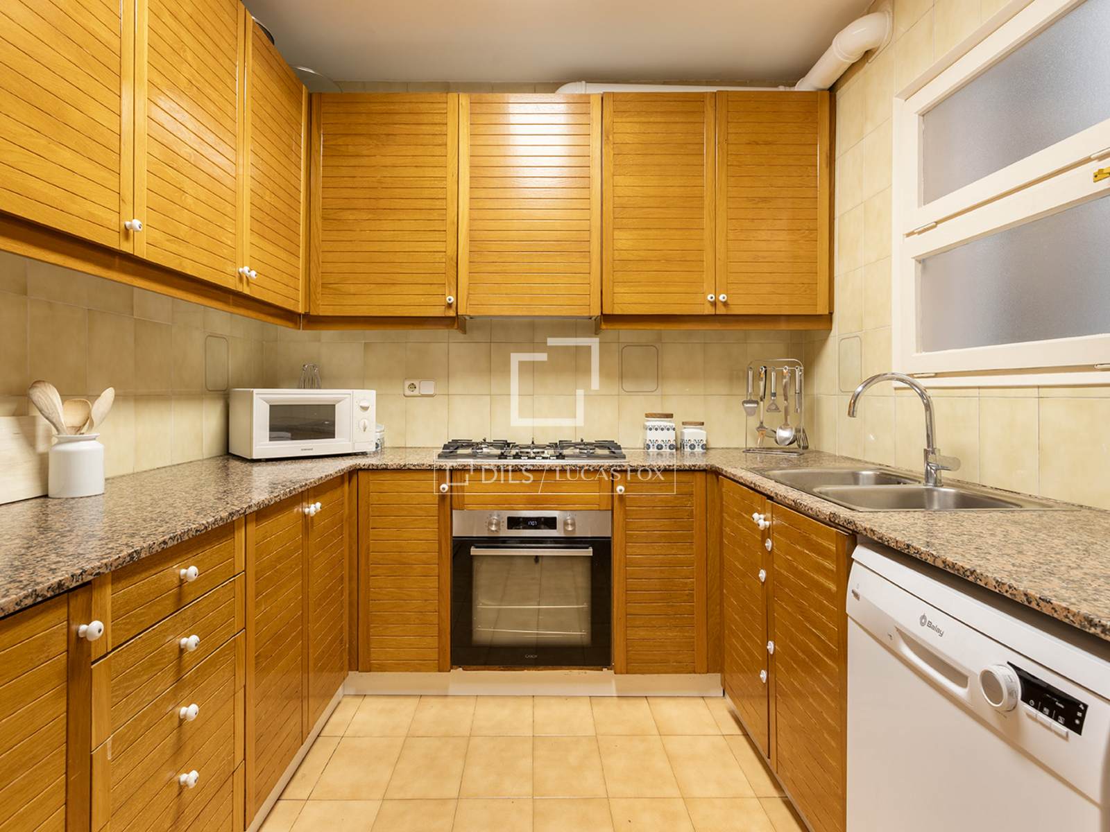 Wohnung in Barcelona, Spanien 4 Schlafzimmer, 130 m2 Nr. 194977