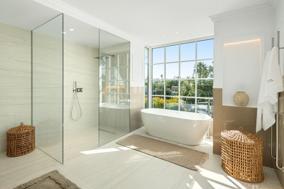 Villa in Marbella, Malaga, Spain 5 bedrooms, 722 sq.m. No. 135029