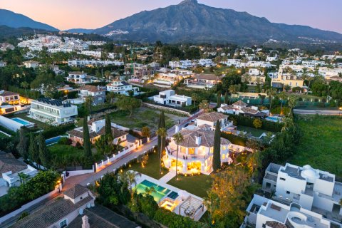 Villa in Marbella, Malaga, Spanien 5 Schlafzimmer, 722 m2 Nr. 135029