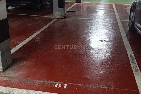 Garaje en Sant Joan Despí, Barcelona, España 15 m2 No. 191137