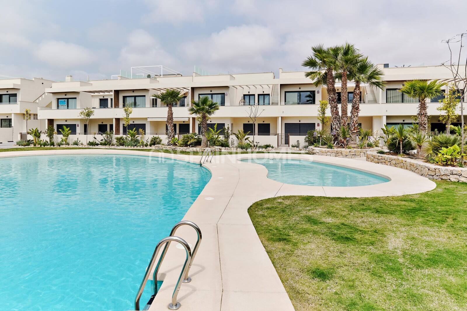 Apartment à Torrevieja, Alicante, Espagne 2 chambres, 92 m2 No. 48874