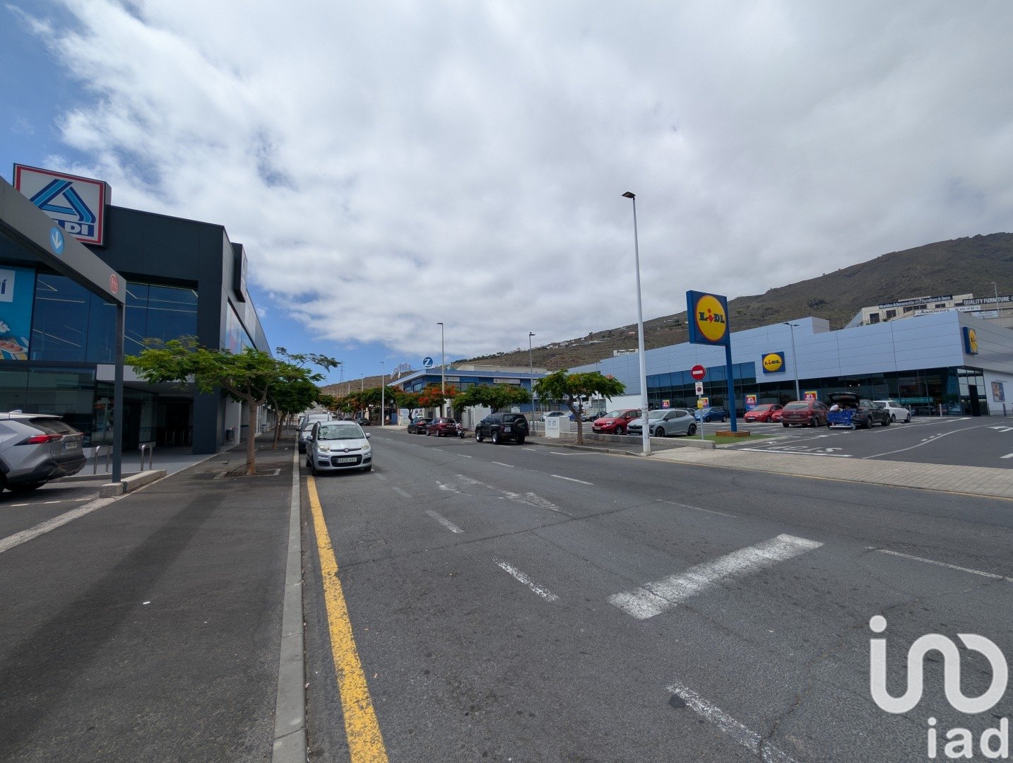 Commercial property à Adeje, Tenerife, Espagne 1022 m2 No. 153238