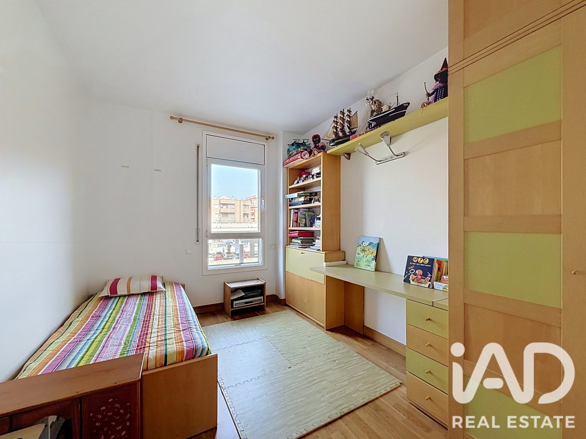 Apartment à Sant Adria De Besos, Barcelona, Espagne 3 chambres, 100 m2 No. 196621