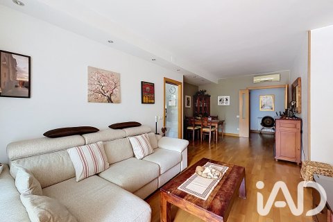 Huoneisto Sant Adria De Besos, Barcelona, Espanja 3 makuuhuonetta, 100 m2 No. 196621