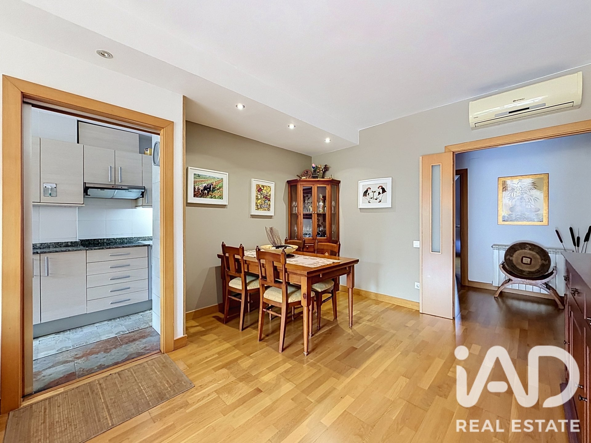 Apartment à Sant Adria De Besos, Barcelona, Espagne 3 chambres, 100 m2 No. 196621