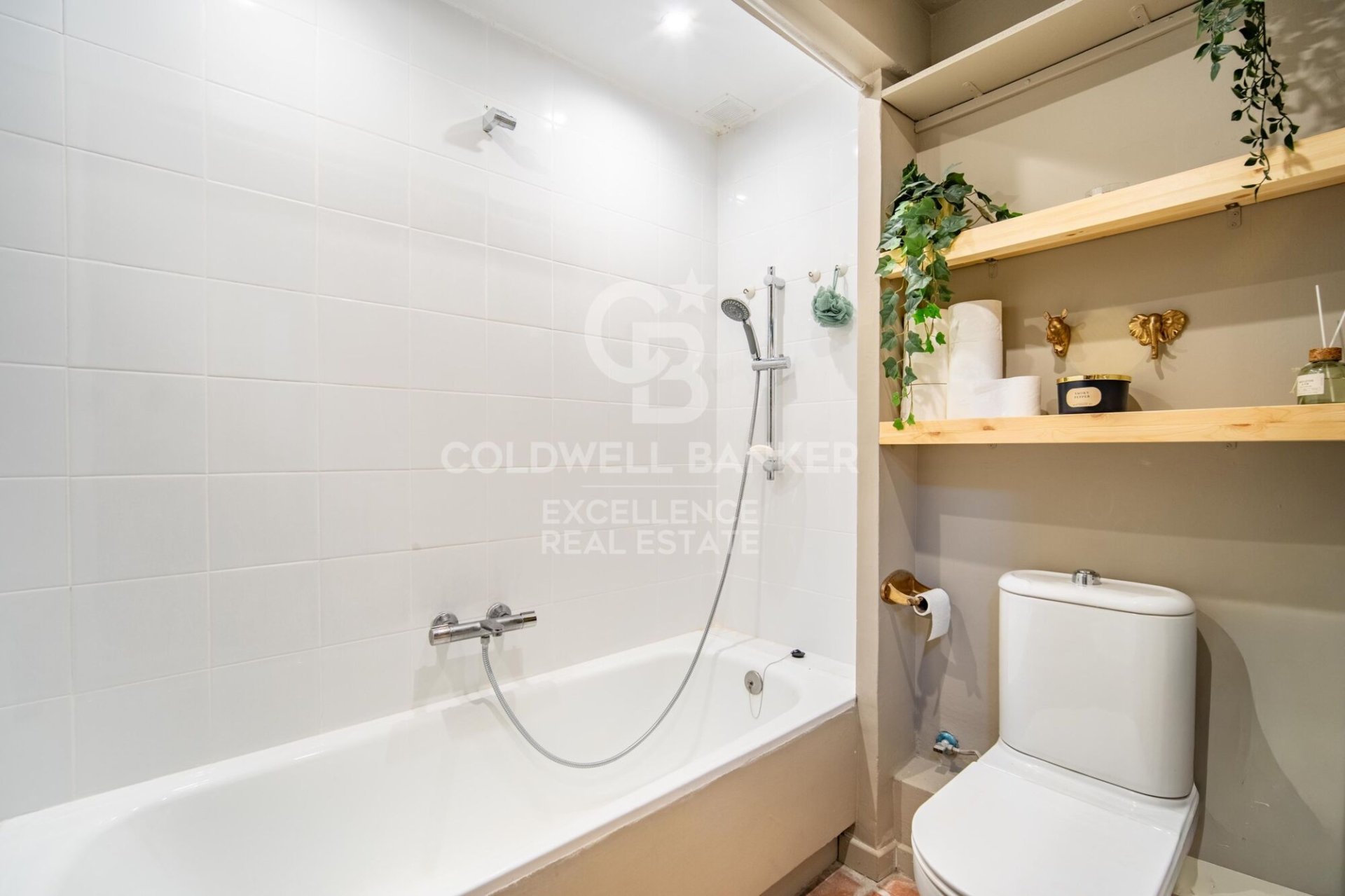 Appartamento a Valencia, Spagna 3 camere da letto, 145 mq. N° 178399