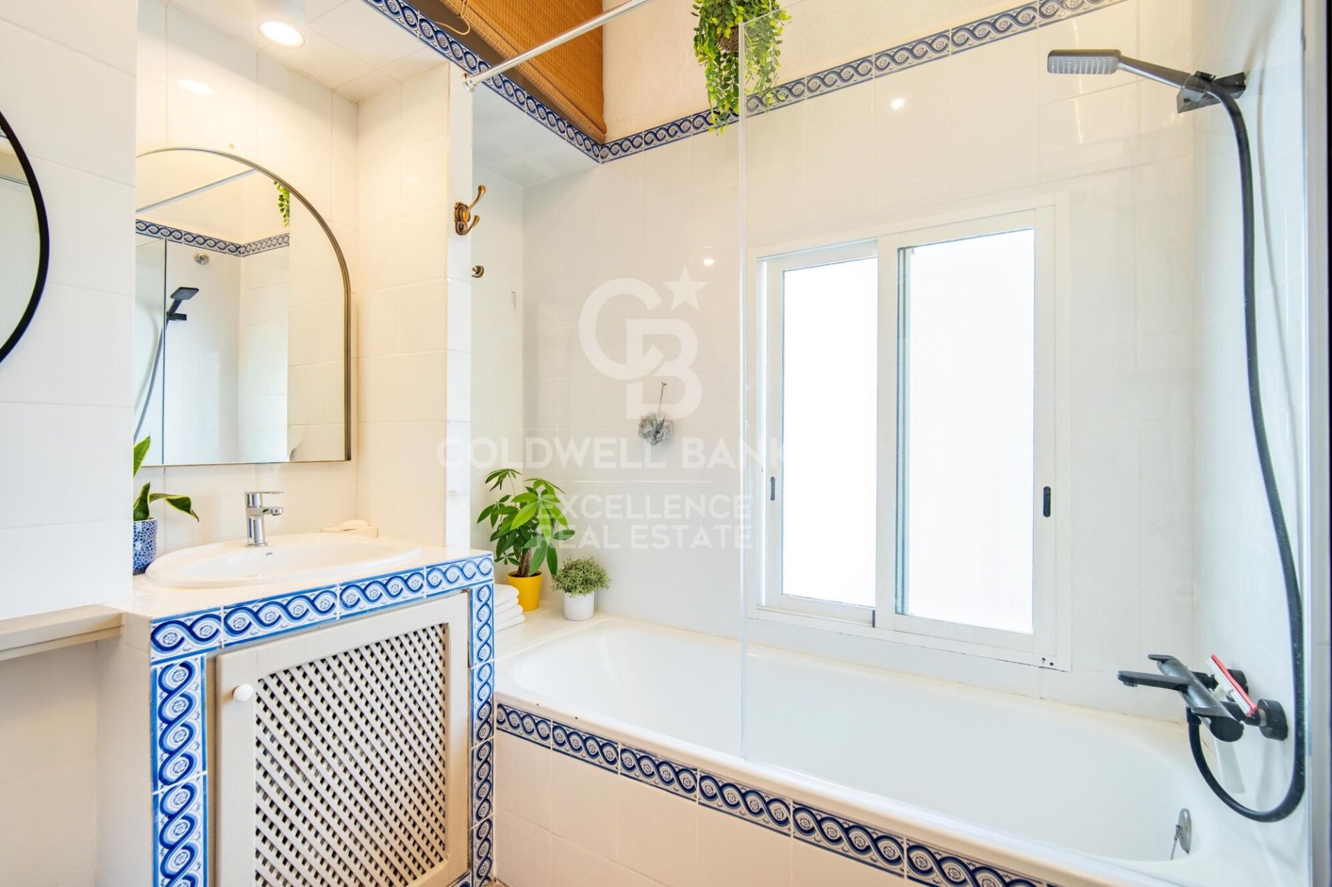 Appartamento a Valencia, Spagna 3 camere da letto, 145 mq. N° 178399