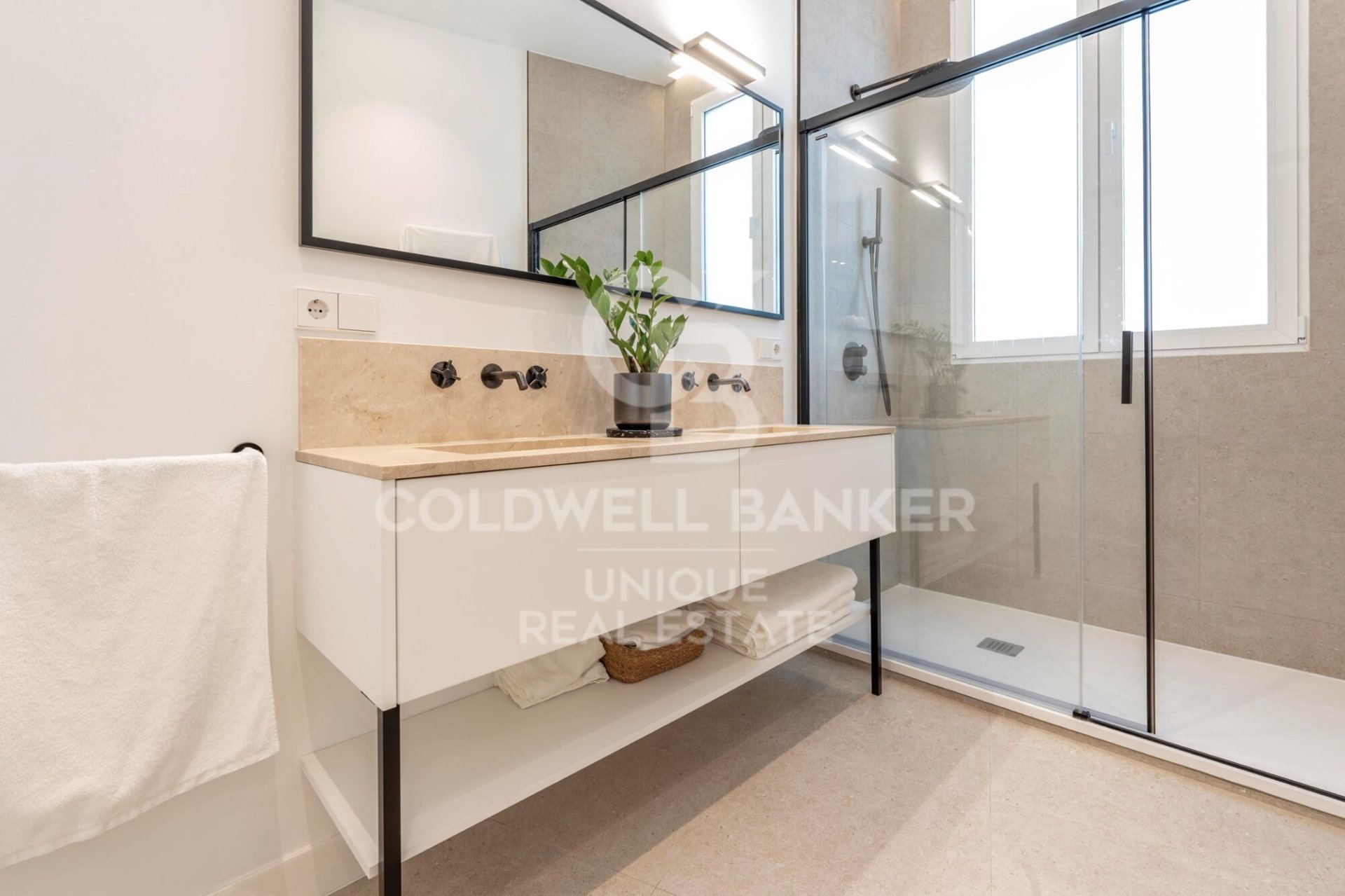 Wohnung in Madrid, Spanien 3 Schlafzimmer, 185 m2 Nr. 178402