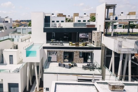 Villa in Ciudad Quesada, Alicante, Spain 4 bedrooms, 280 sq.m. No. 135245
