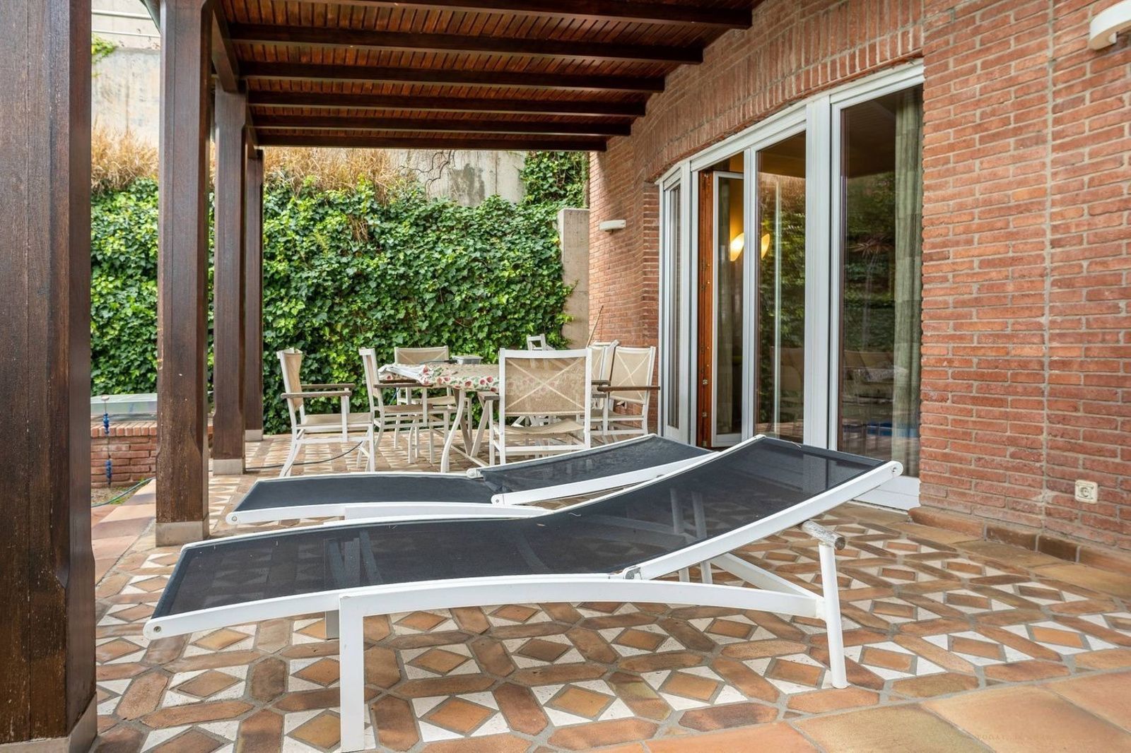 Dom w Esplugues de Llobregat, Barcelona, Hiszpania 5 sypialni, 553 mkw. nr 184605