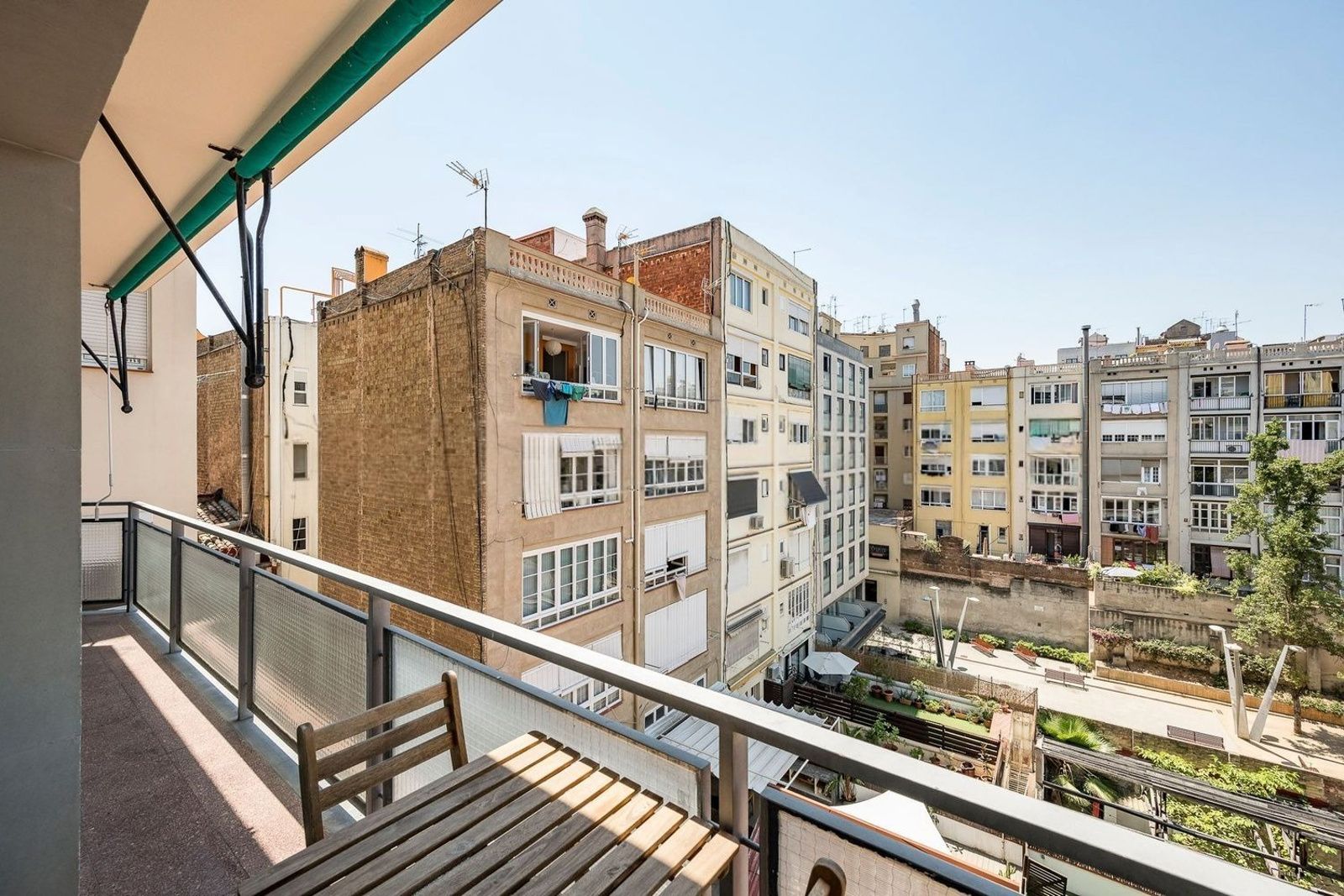 Apartment in Barcelona, Spain 3 bedrooms, 121 sq.m. No. 184604