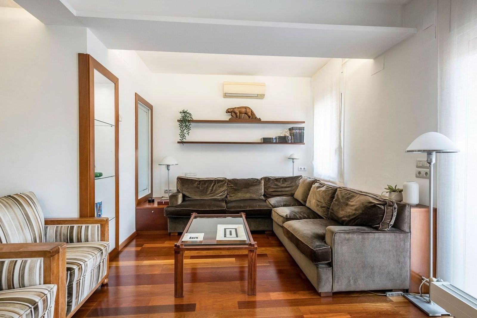 Apartment in Barcelona, Spain 3 bedrooms, 121 sq.m. No. 184604