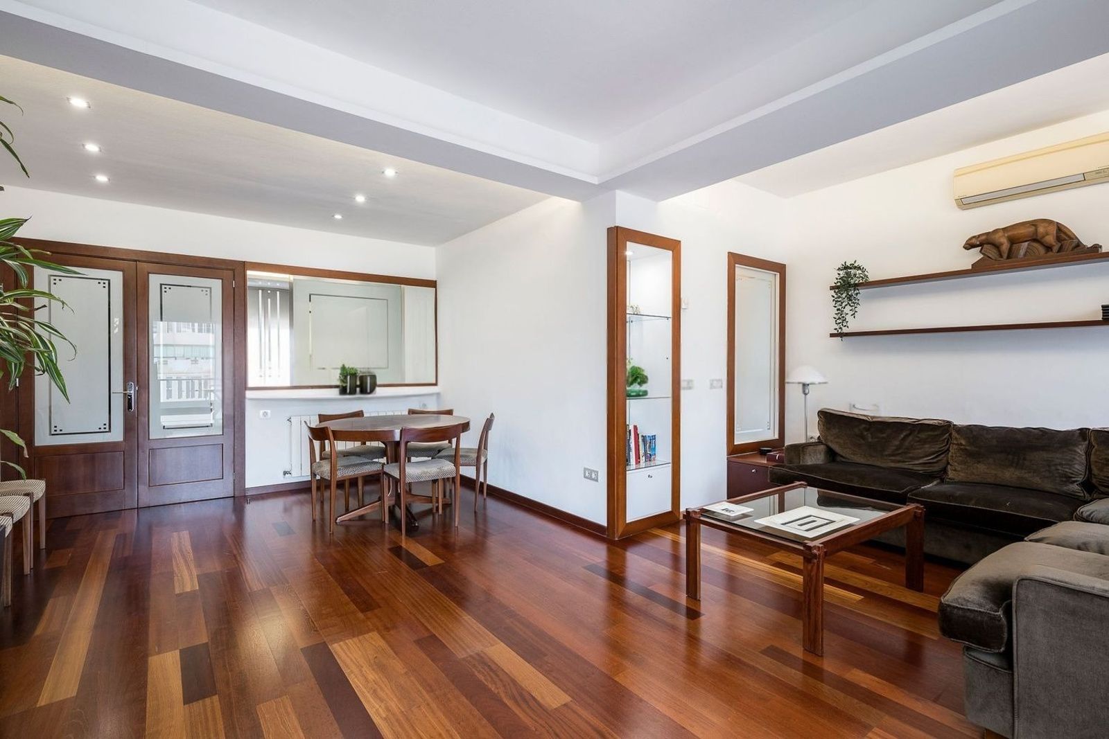 Apartment in Barcelona, Spain 3 bedrooms, 121 sq.m. No. 184604