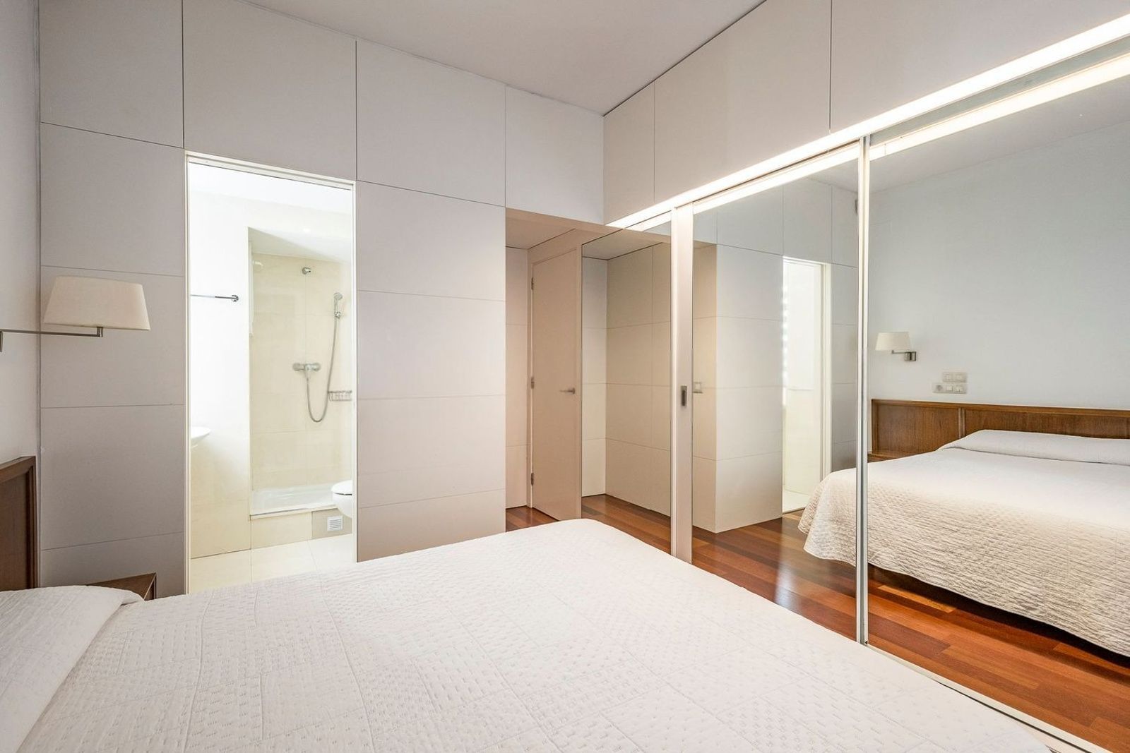 Apartment in Barcelona, Spain 3 bedrooms, 121 sq.m. No. 184604