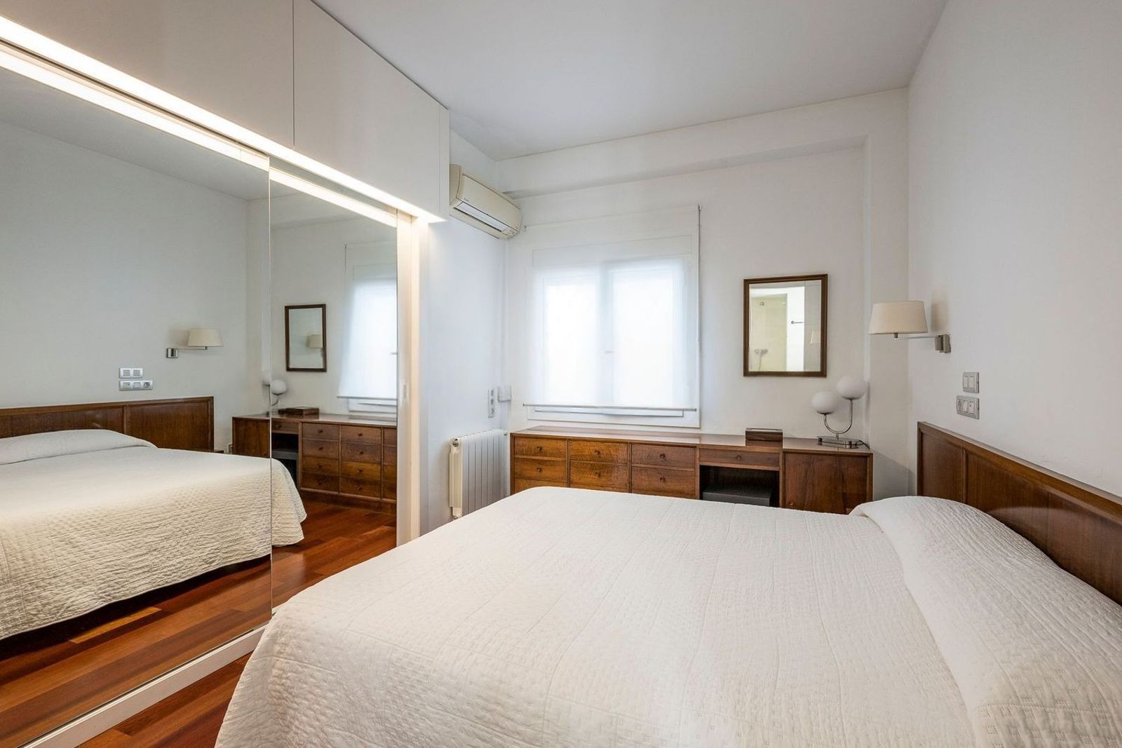 Apartment in Barcelona, Spain 3 bedrooms, 121 sq.m. No. 184604