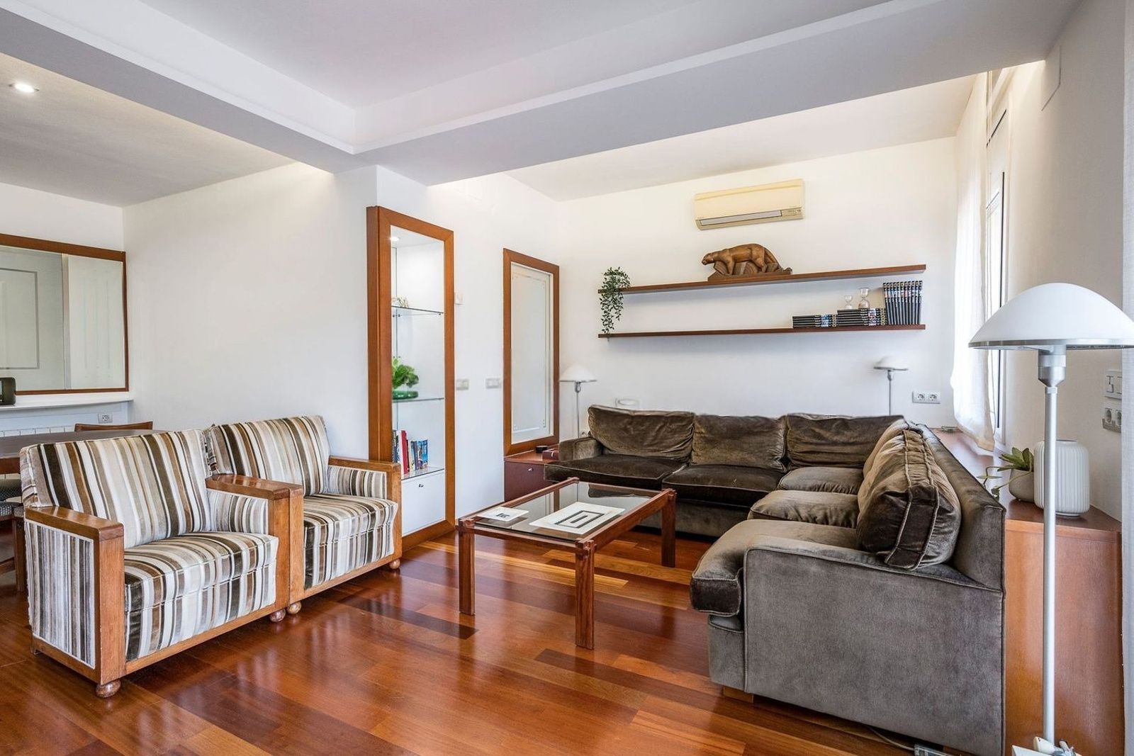Apartment in Barcelona, Spain 3 bedrooms, 121 sq.m. No. 184604
