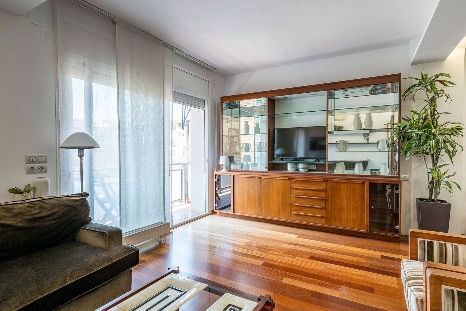 Apartment in Barcelona, Spain 3 bedrooms, 121 sq.m. No. 184604
