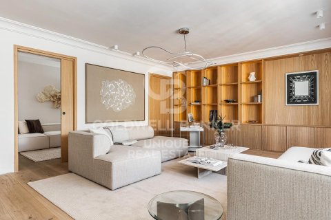 Appartamento a Madrid, Spagna 3 camere da letto, 276 mq. N° 178647