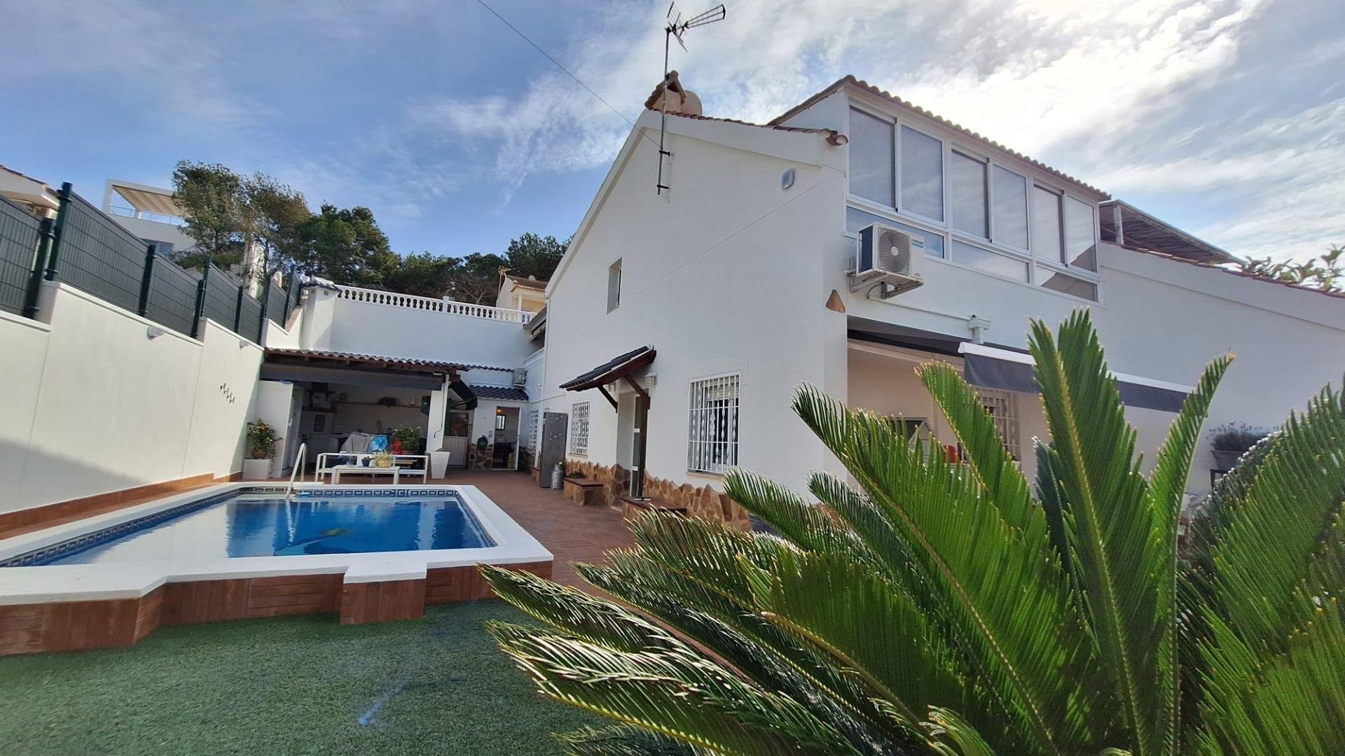 Huvila Los Balcones, Alicante, Espanja 4 makuuhuonetta, 144 m2 No. 188931