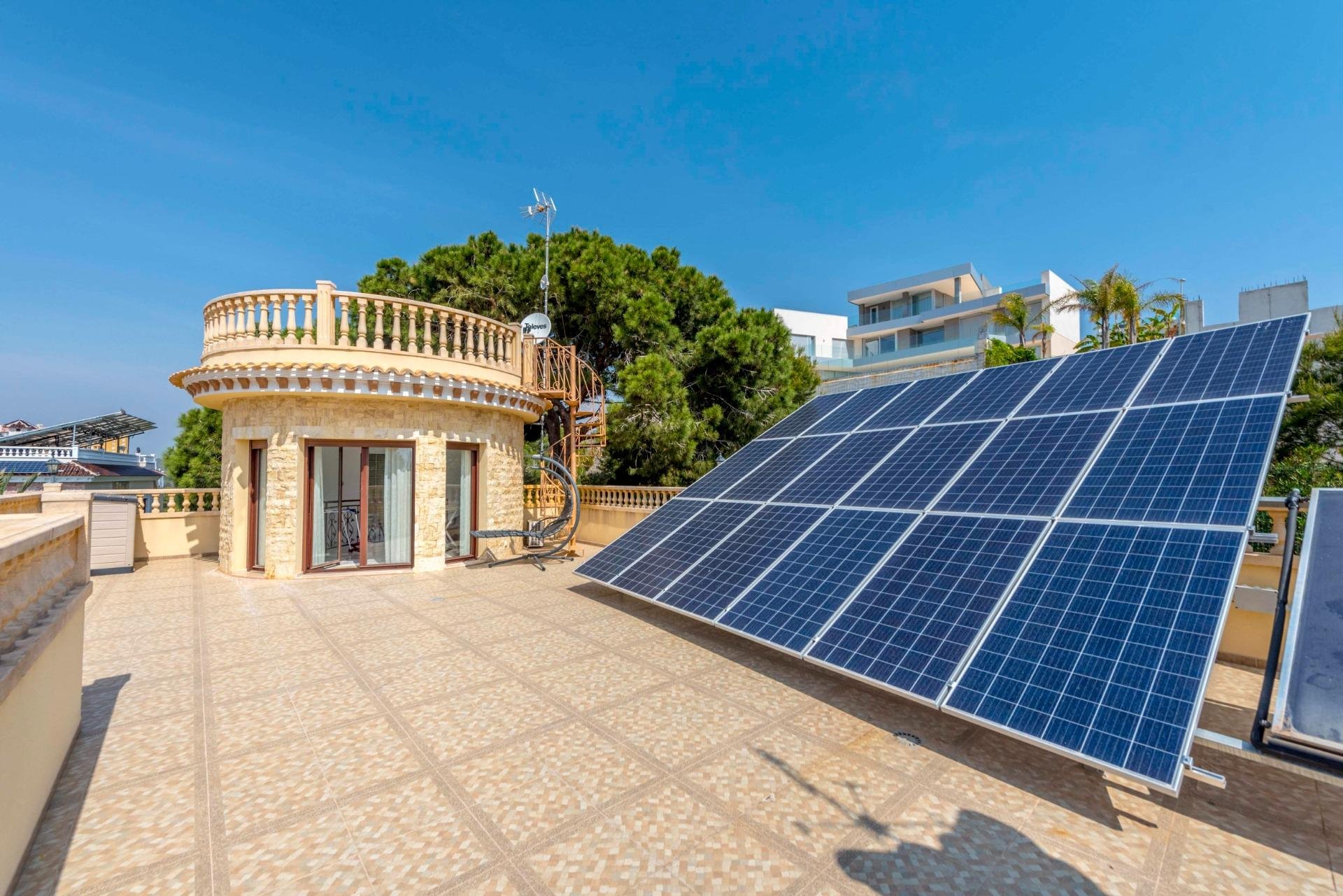 Villa in Alicante, Spain 4 bedrooms, 280 sq.m. No. 189616