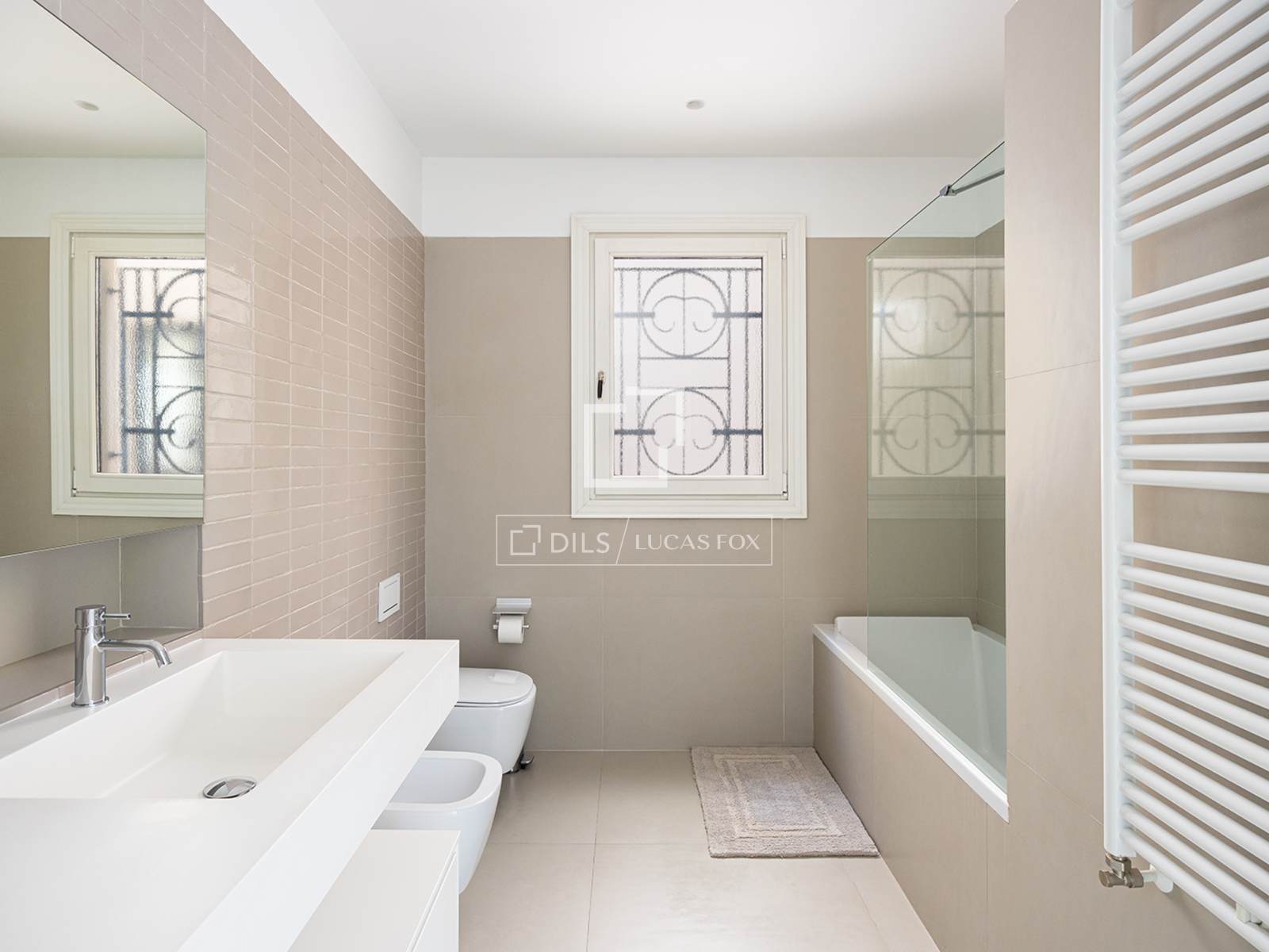 Huoneisto Barcelona, Espanja 3 makuuhuonetta, 190 m2 No. 164628