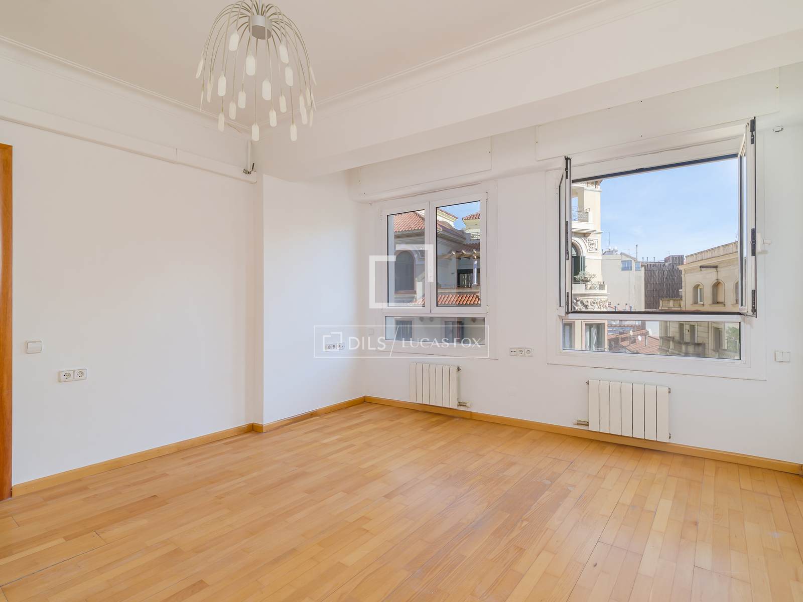 Apartment à Barcelona, Espagne 3 chambres, 115 m2 No. 164633