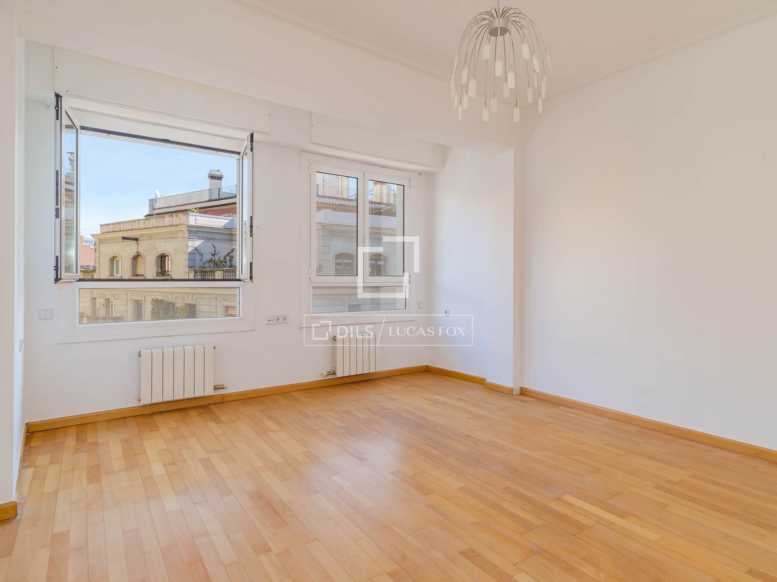 Apartment à Barcelona, Espagne 3 chambres, 115 m2 No. 164633
