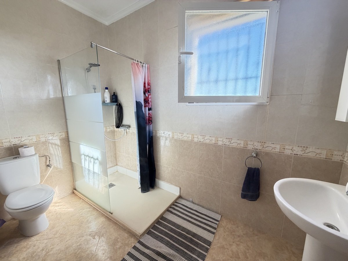 Villa in Alicante, Spain 7 bedrooms, 195 sq.m. No. 196985