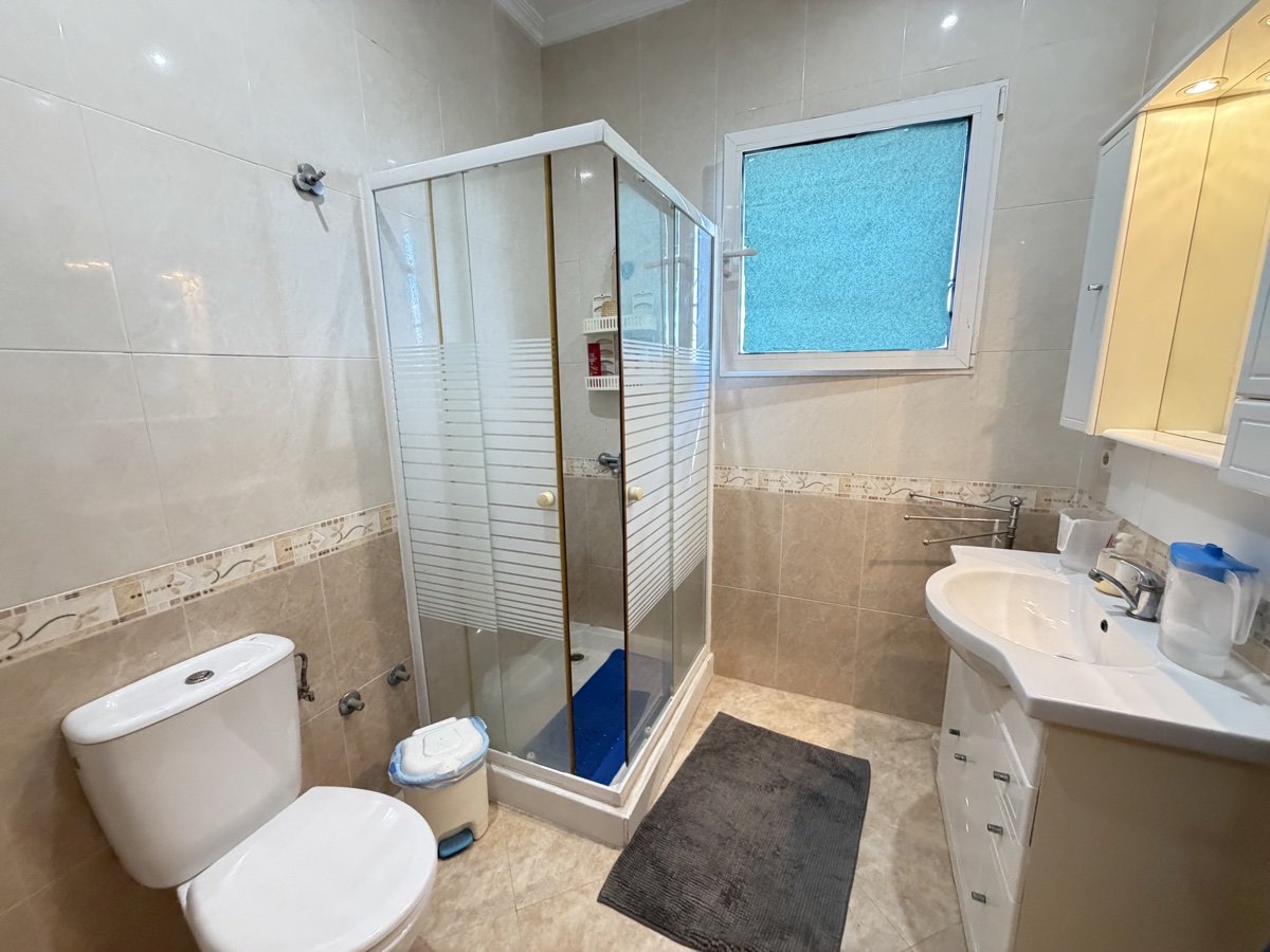 Villa in Alicante, Spain 7 bedrooms, 195 sq.m. No. 196985
