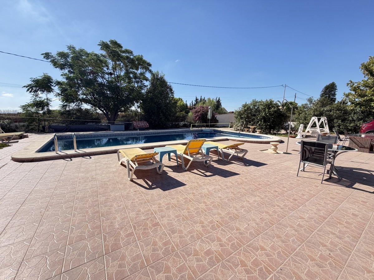 Villa in Alicante, Spain 7 bedrooms, 195 sq.m. No. 196985