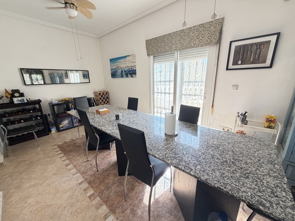 Villa in Alicante, Spain 7 bedrooms, 195 sq.m. No. 196985