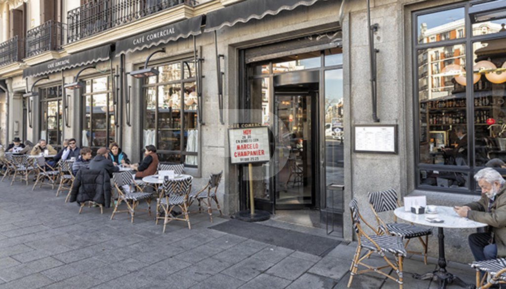 Commercial property à Sants-Montjuic, Barcelona, Espagne 117 m2 No. 154867