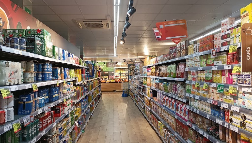Retail store en Espagne 1344 m2 No. 154869