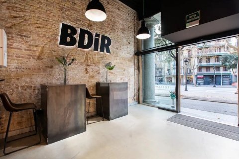 Commercial property à L'Eixample, Barcelona, Espagne 1069 m2 No. 154872