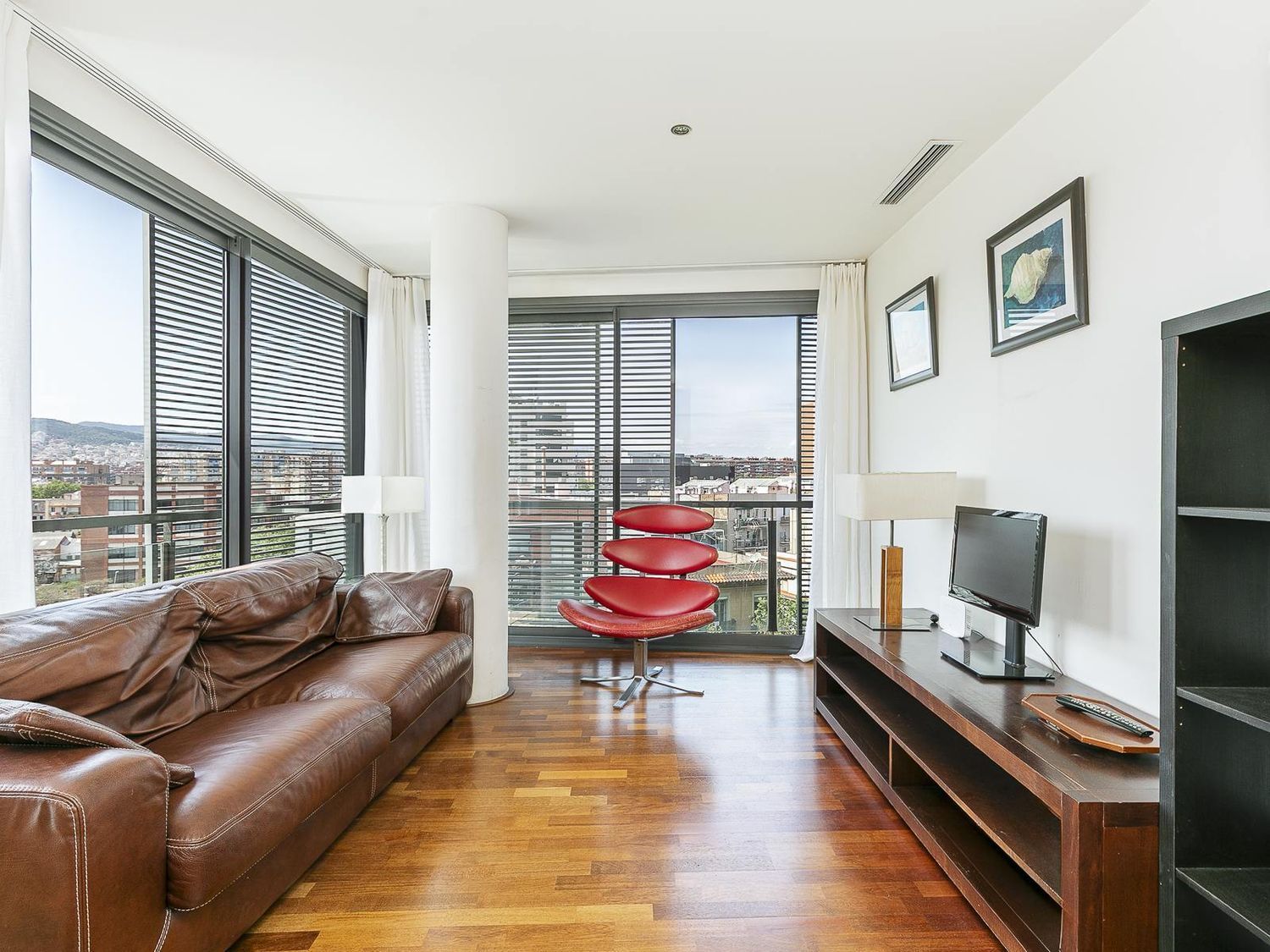 Apartment in Barcelona, Spain 2 bedrooms, 73 sq.m. No. 167832