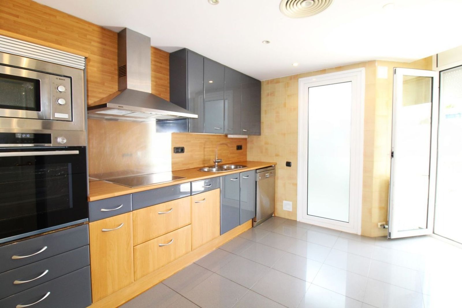 Apartamento en Sitges, Barcelona, España 3 dormitorios, 169 m2 No. 167829