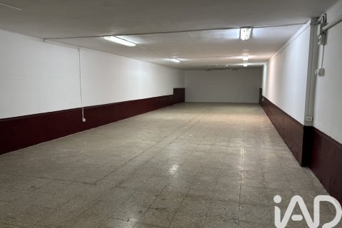Commercial property à Barcelona, Espagne 261 m2 No. 173400