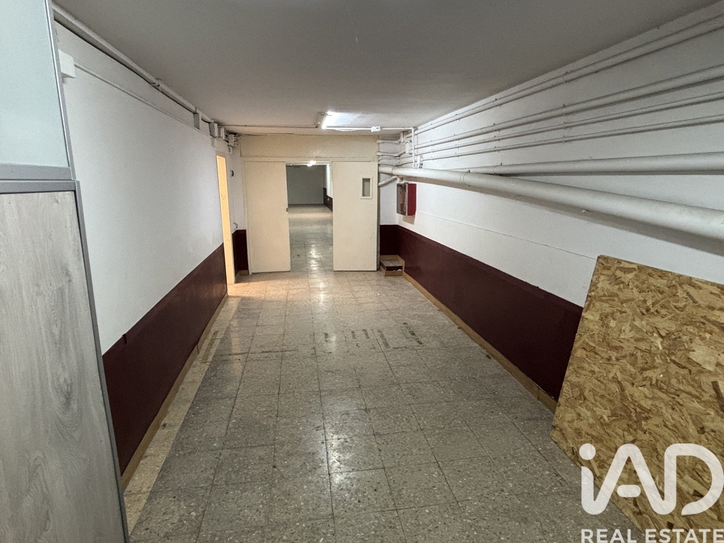 Commercial property à Barcelona, Espagne 261 m2 No. 173400