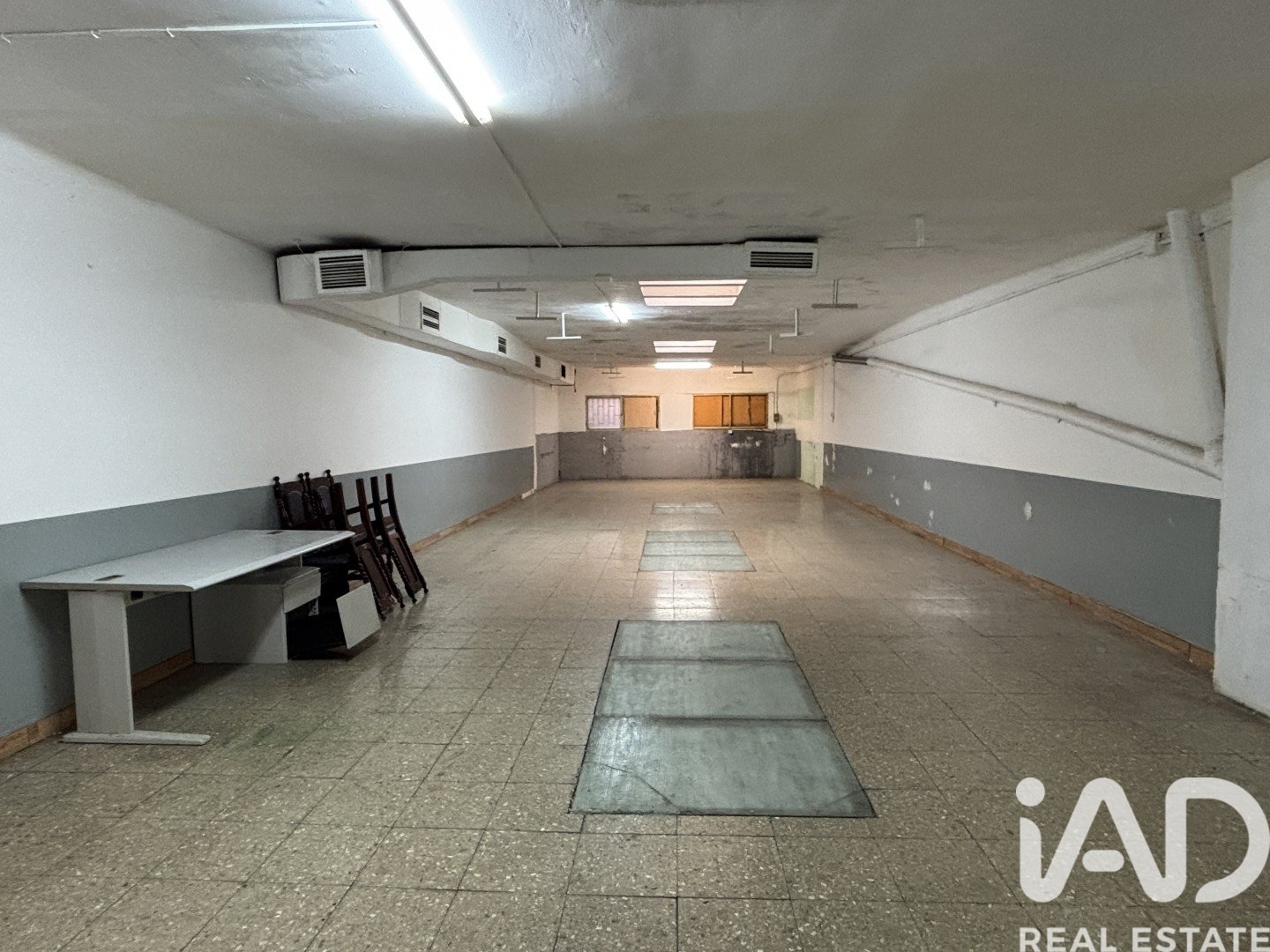 Commercial property à Barcelona, Espagne 261 m2 No. 173400