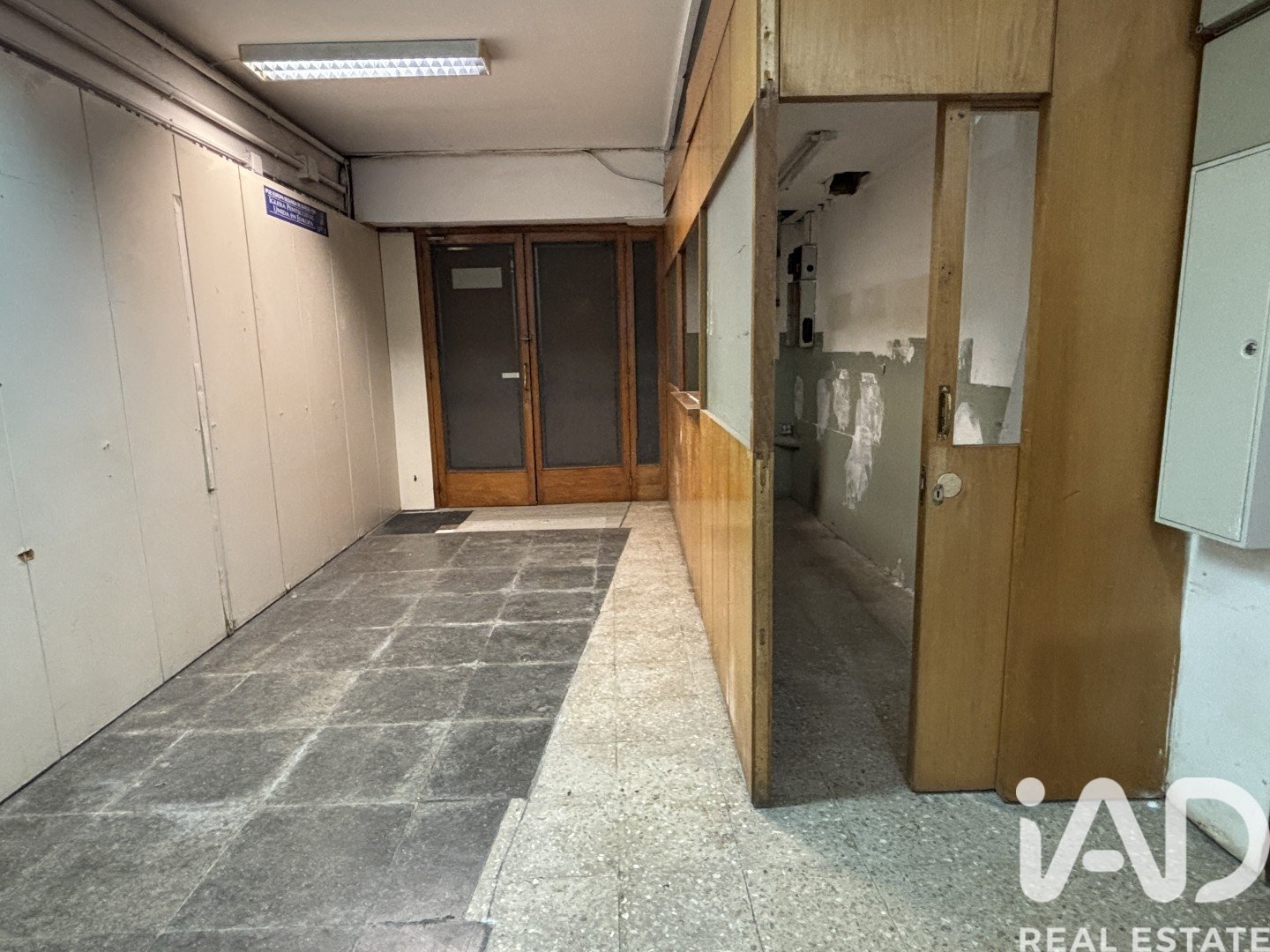 Commercial property à Barcelona, Espagne 261 m2 No. 173400