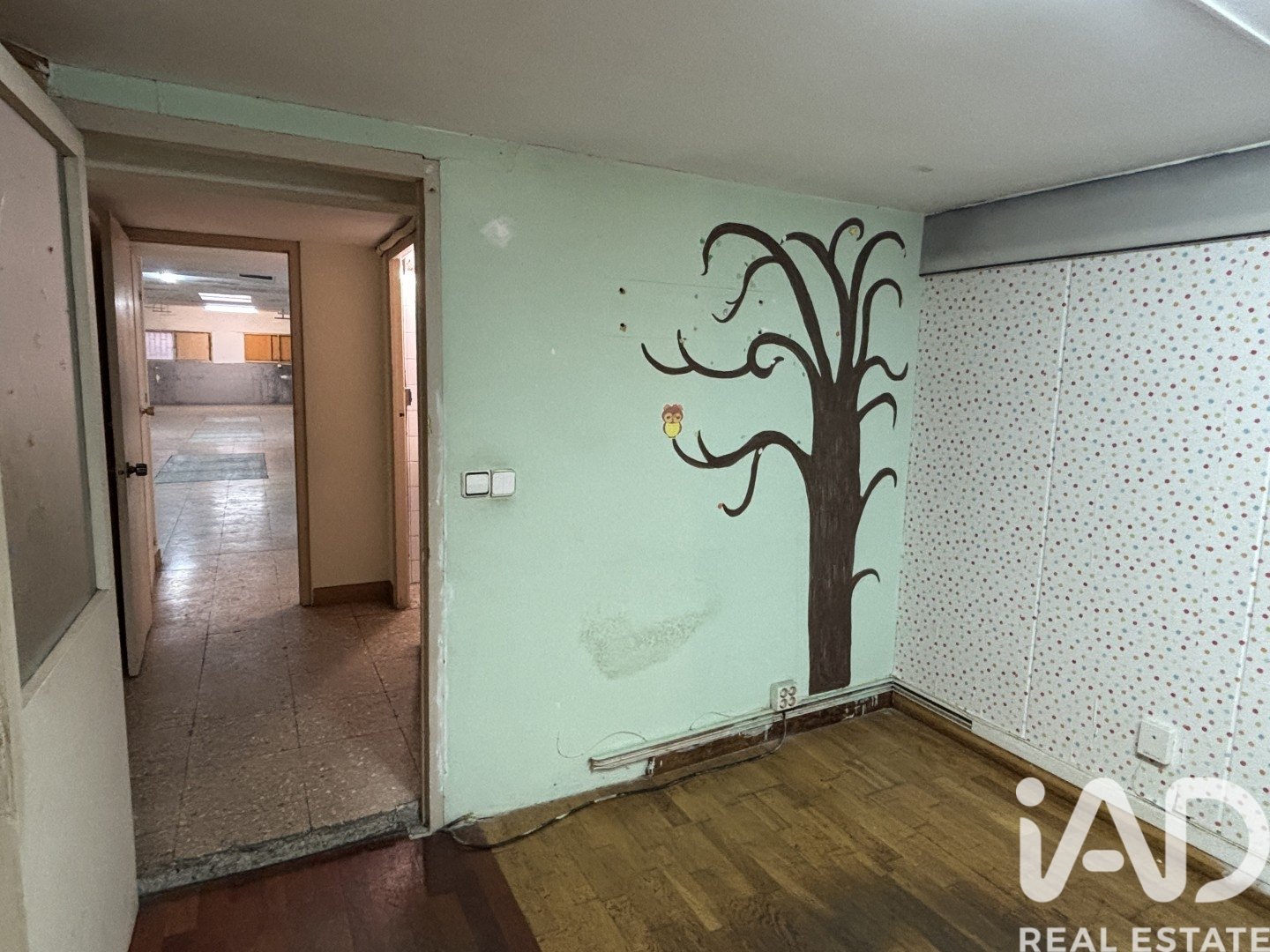 Commercial property à Barcelona, Espagne 261 m2 No. 173400