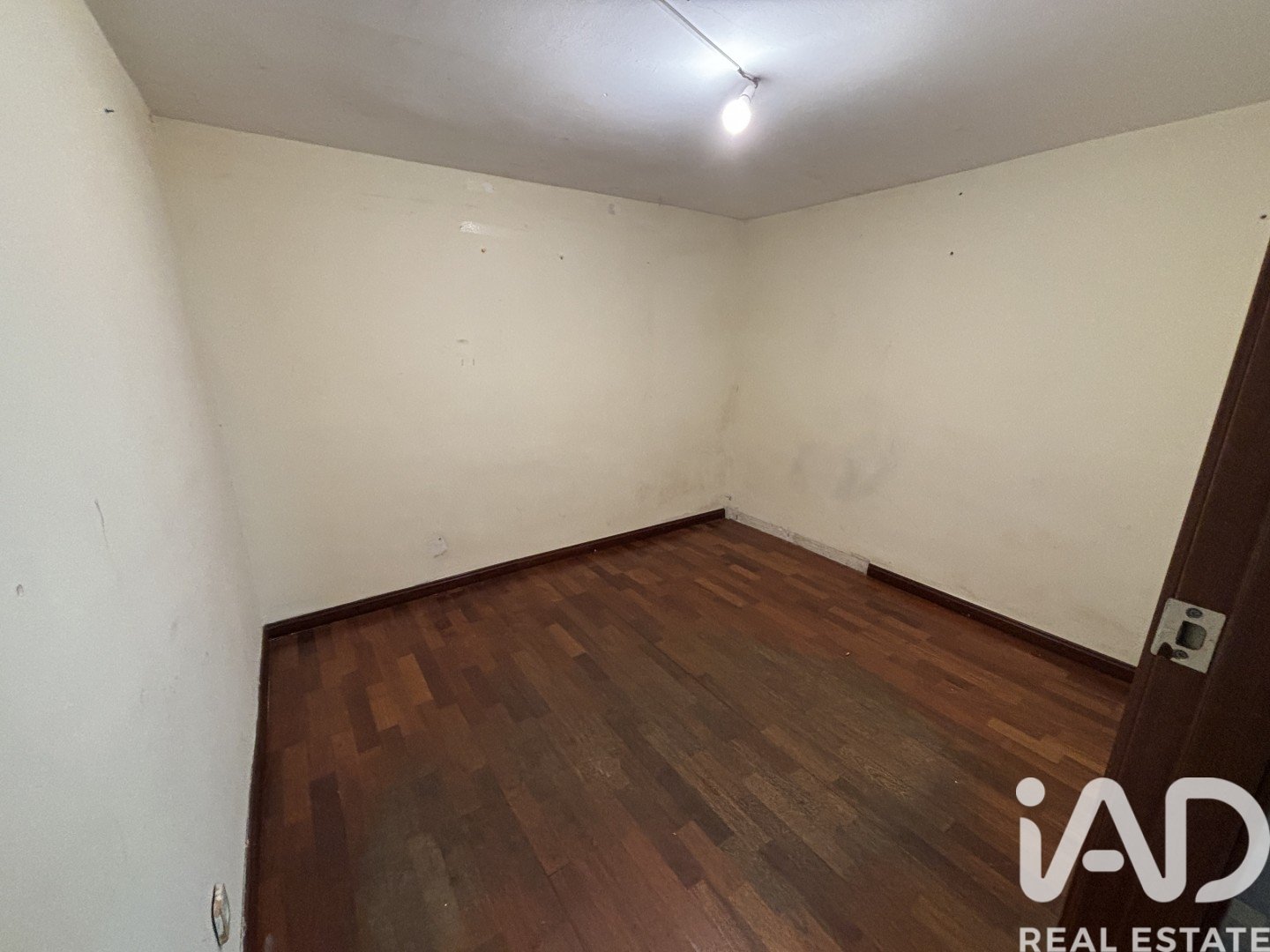 Commercial property à Barcelona, Espagne 261 m2 No. 173400